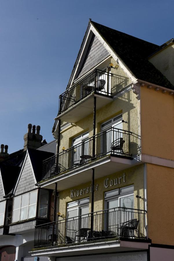 Riverside 2 Dartmouth Exterior photo